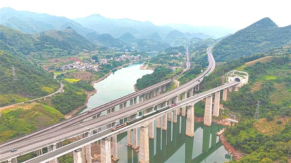 盤興高鐵啟動(dòng)聯(lián)調(diào)聯(lián)試 進(jìn)入工程驗(yàn)收階段倒計(jì)時(shí)